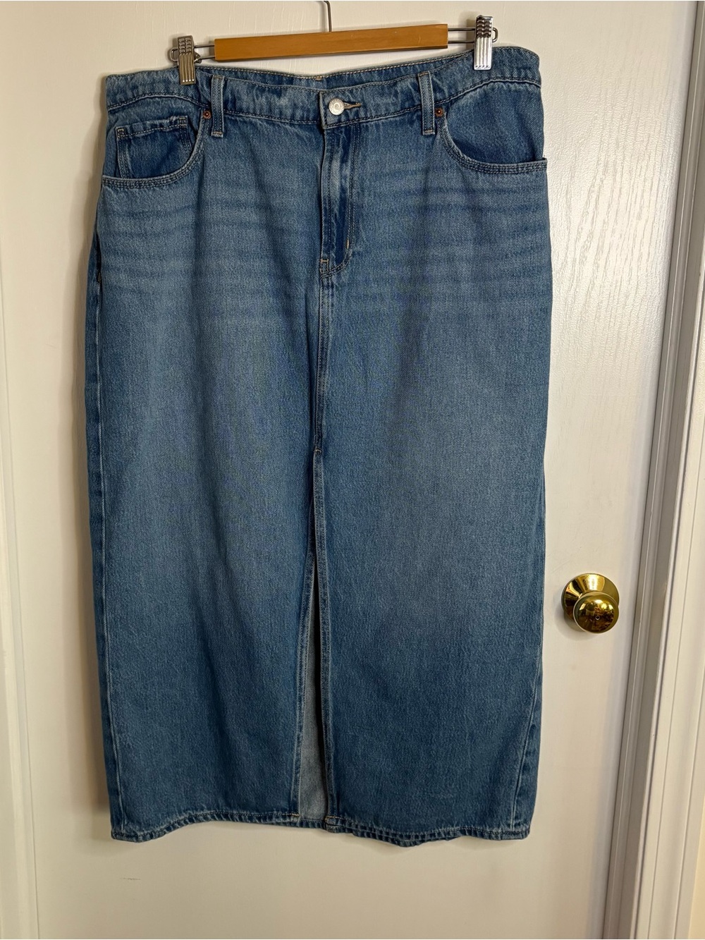 Old Navy Light Blue Drapey Denim Skirt with Front Slit